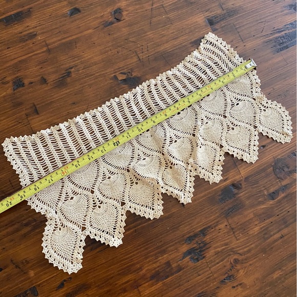 Collectible Beautiful Handmade Crocheted Doily Cream 19” X 9” Scalloped Edge - Picture 5 of 11